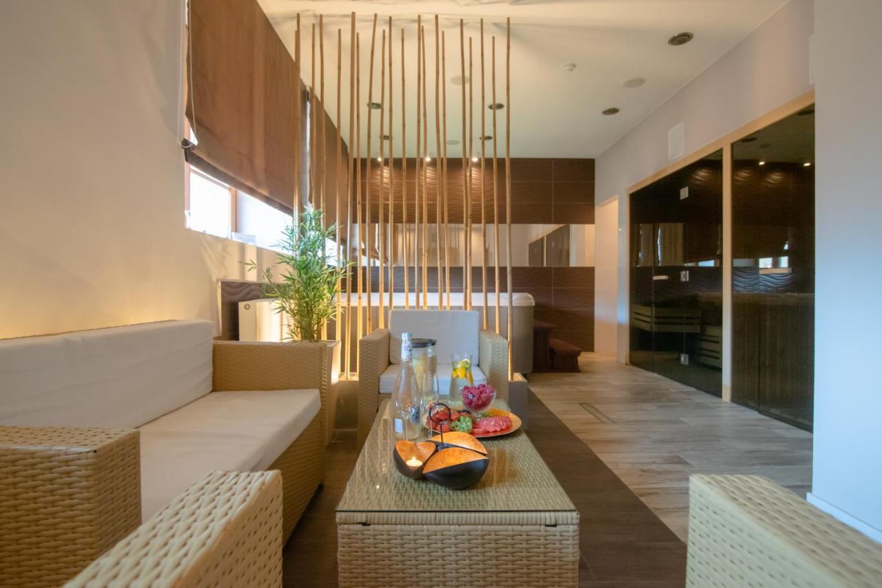 Hotel Debowa Gora Active & Spa Łąck Bagian luar foto