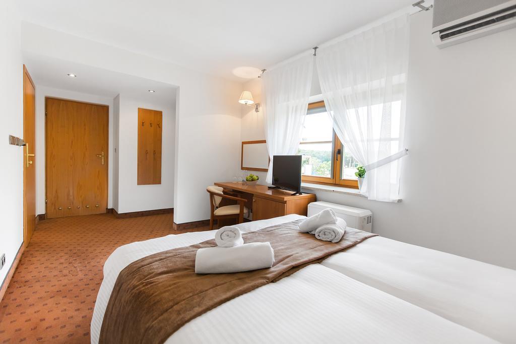 Hotel Debowa Gora Active & Spa Łąck Bagian luar foto