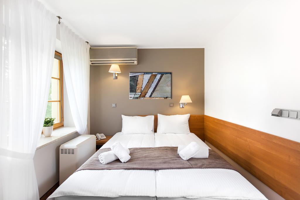 Hotel Debowa Gora Active & Spa Łąck Bagian luar foto