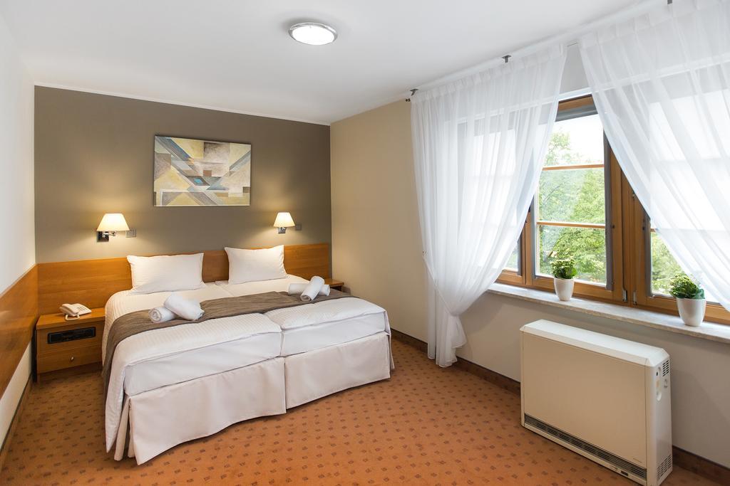 Hotel Debowa Gora Active & Spa Łąck Bagian luar foto