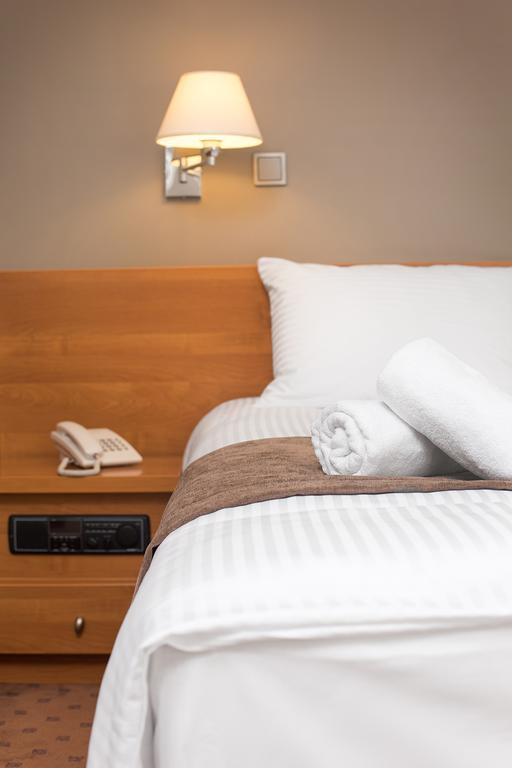 Hotel Debowa Gora Active & Spa Łąck Bagian luar foto