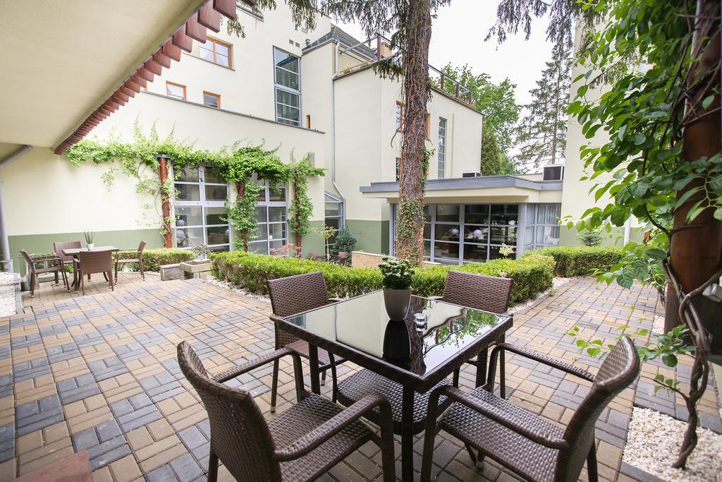 Hotel Debowa Gora Active & Spa Łąck Bagian luar foto