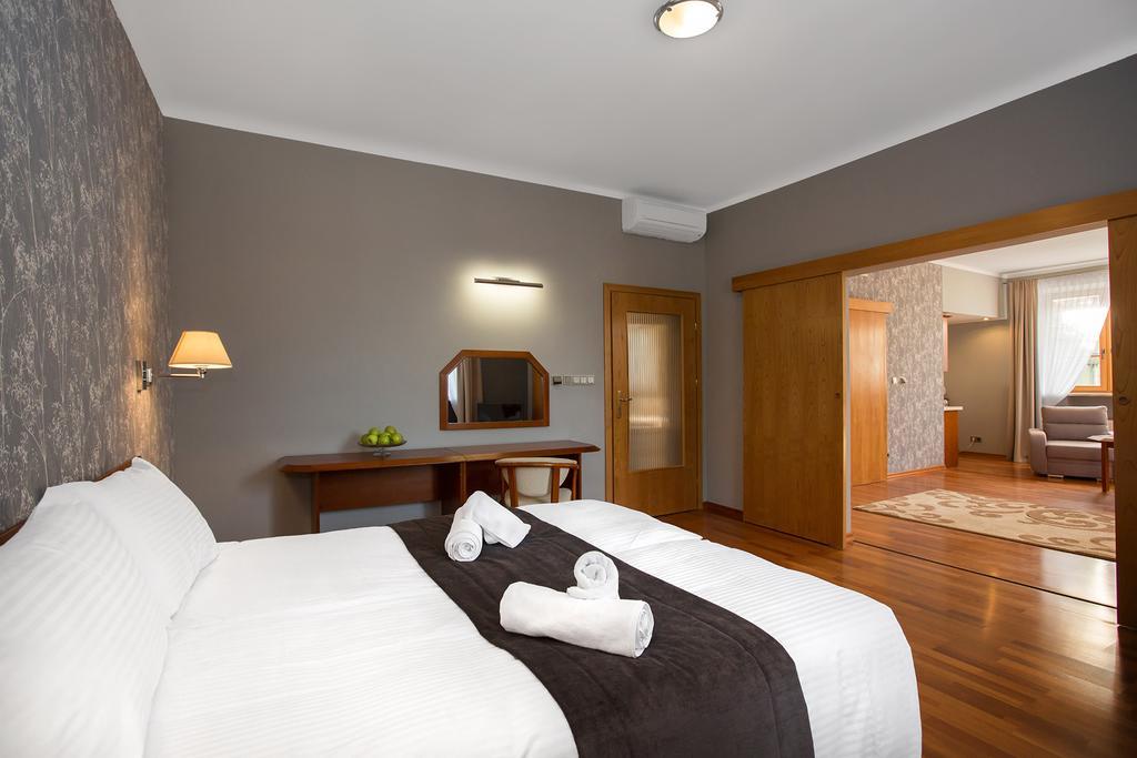 Hotel Debowa Gora Active & Spa Łąck Bagian luar foto
