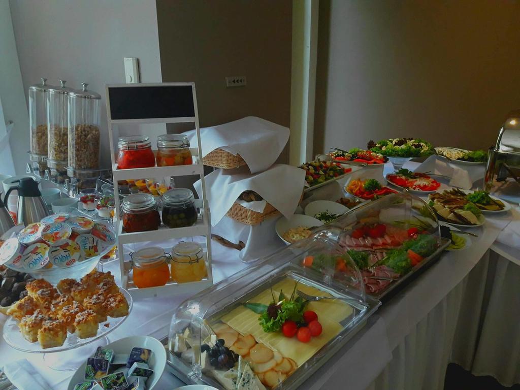 Hotel Debowa Gora Active & Spa Łąck Bagian luar foto